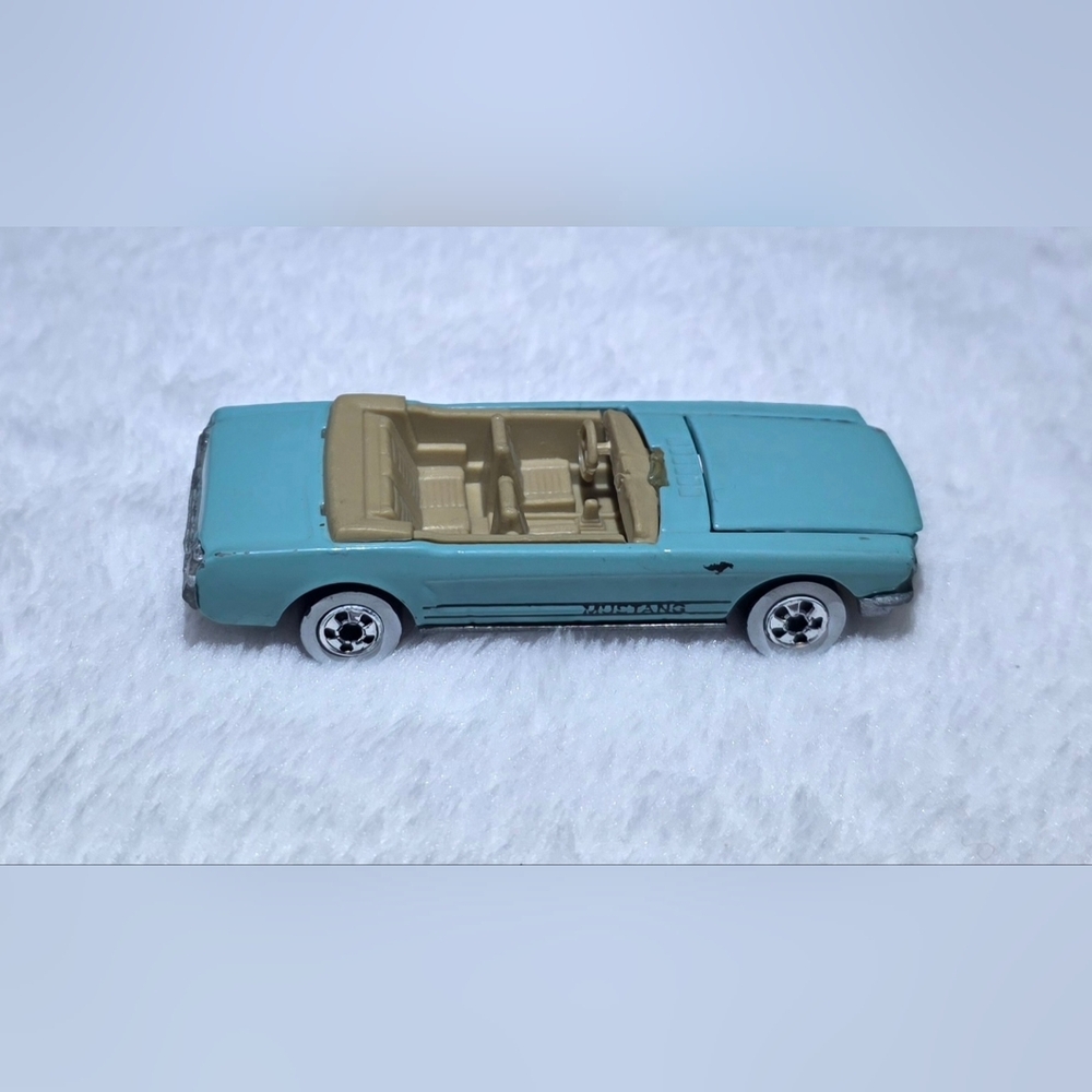 Vintage Hot Wheels 65 Ford Mustang